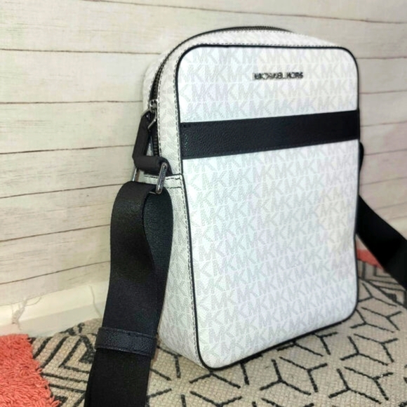 Michael Kors White and Black Crossbody Bag - Picture 3 of 16